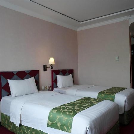 מדאן Grand Antares Hotel מראה חיצוני תמונה