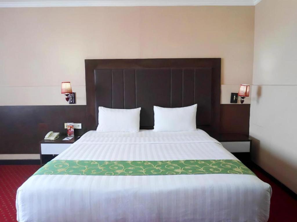 מדאן Grand Antares Hotel מראה חיצוני תמונה