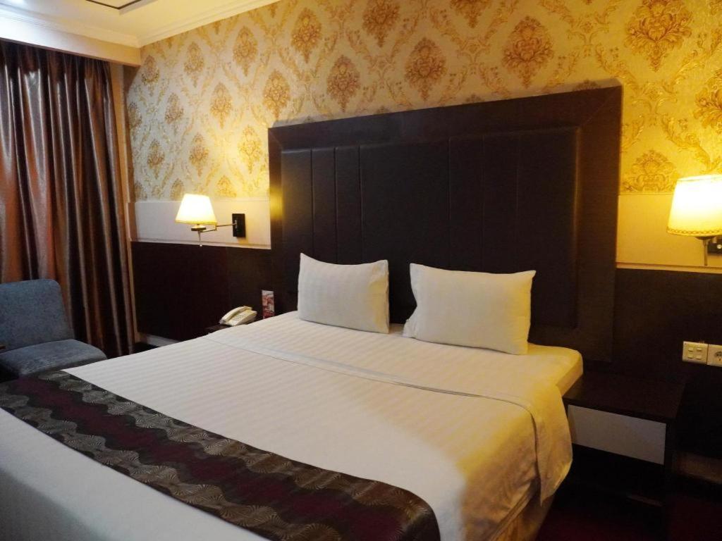 מדאן Grand Antares Hotel מראה חיצוני תמונה