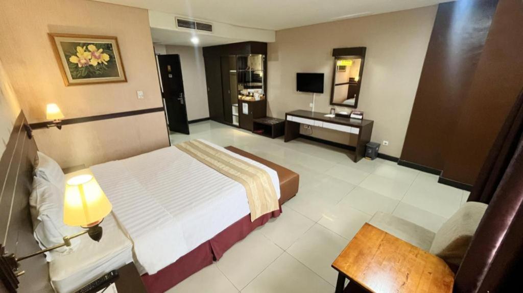 מדאן Grand Antares Hotel מראה חיצוני תמונה