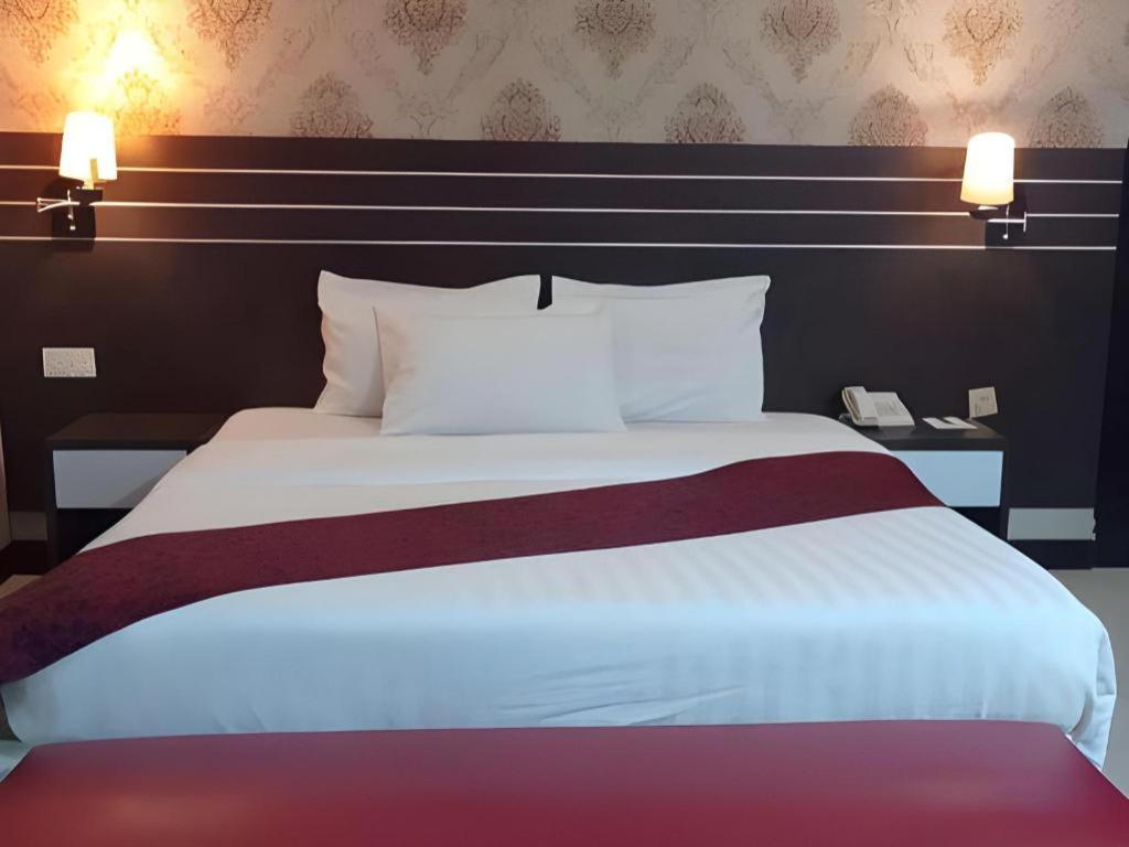 מדאן Grand Antares Hotel מראה חיצוני תמונה