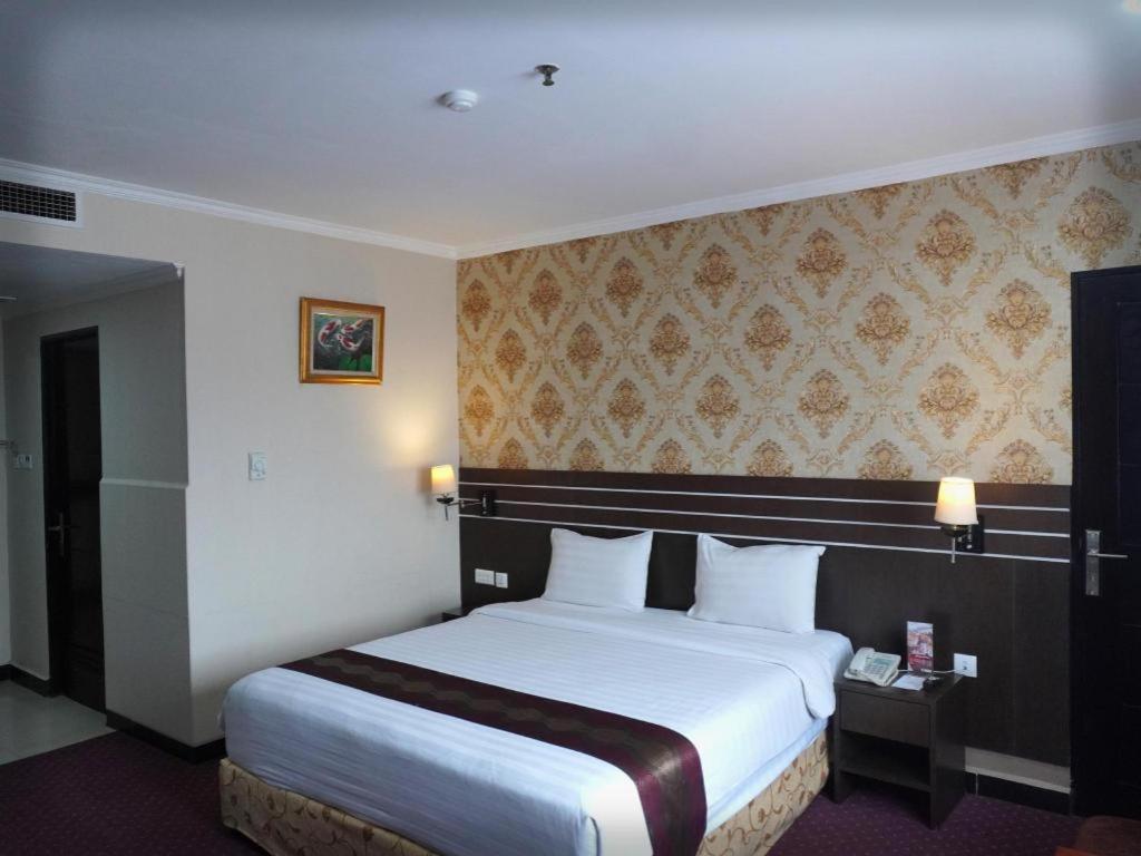 מדאן Grand Antares Hotel מראה חיצוני תמונה