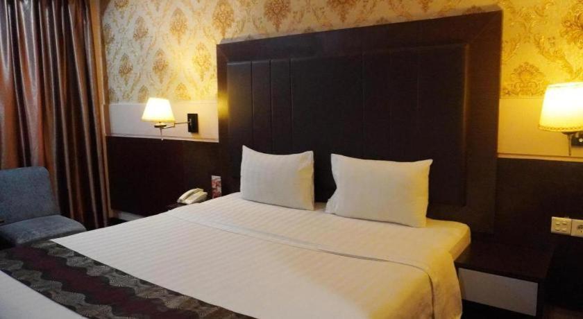 מדאן Grand Antares Hotel מראה חיצוני תמונה