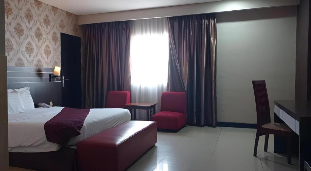 מדאן Grand Antares Hotel מראה חיצוני תמונה