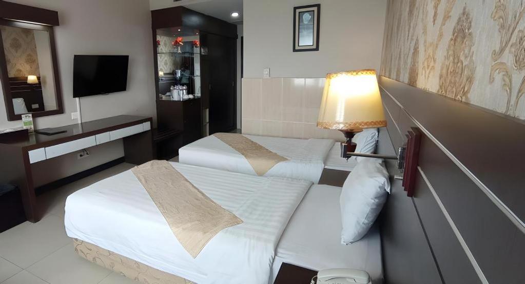 מדאן Grand Antares Hotel מראה חיצוני תמונה