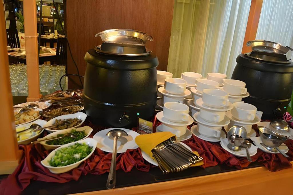 מדאן Grand Antares Hotel מראה חיצוני תמונה