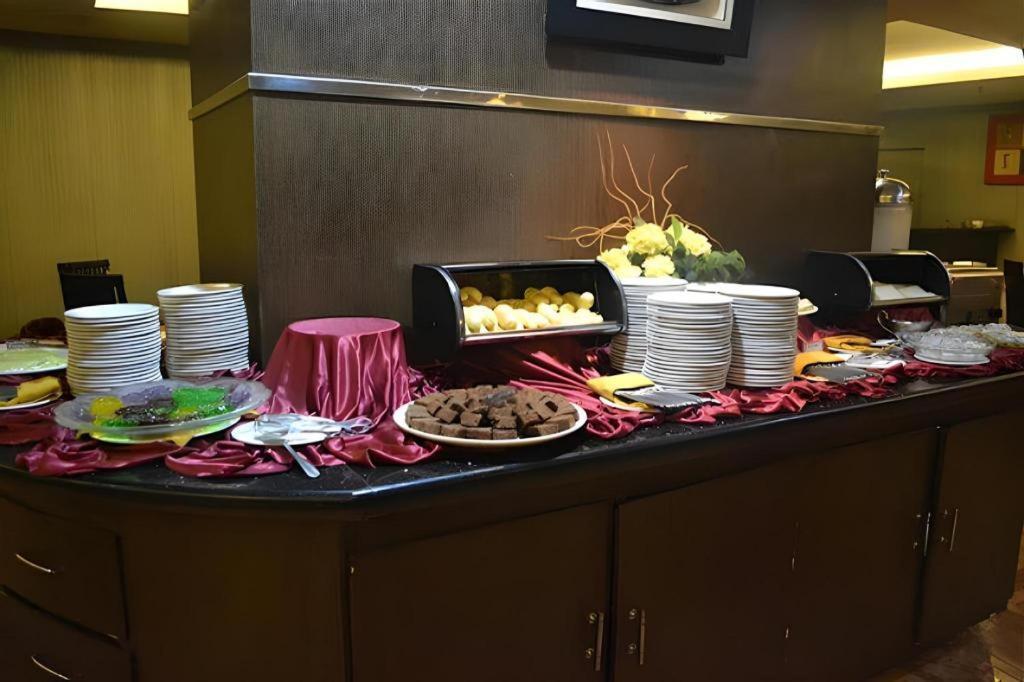מדאן Grand Antares Hotel מראה חיצוני תמונה